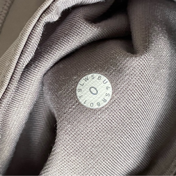 Lululemon High Waisted Light Purple Grey Train Times Leggings 24” ( size 0 ) - Picture 11 of 11